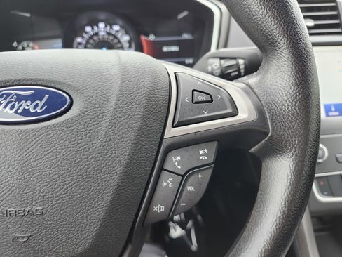 Used 2020 Ford Fusion SE FWD image 33