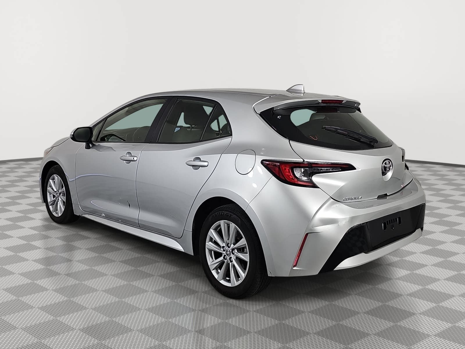 Used 2023 Toyota Corolla SE w/ SE Premium Package FWD image 6