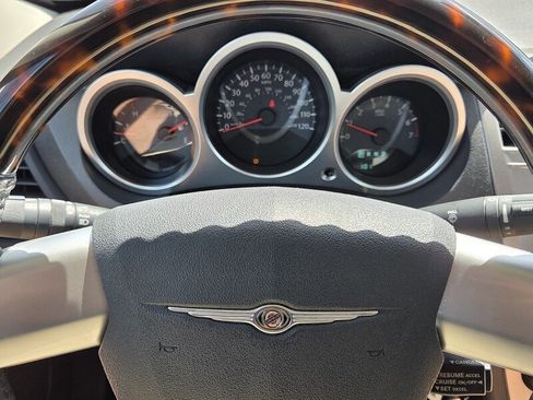 Used 2010 Chrysler Sebring Limited FWD image 28
