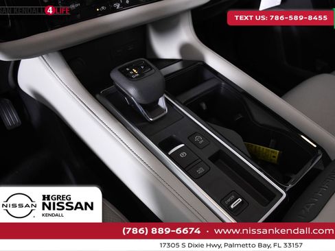 New 2024 Nissan Pathfinder SV w/ SV Premium Package image 17