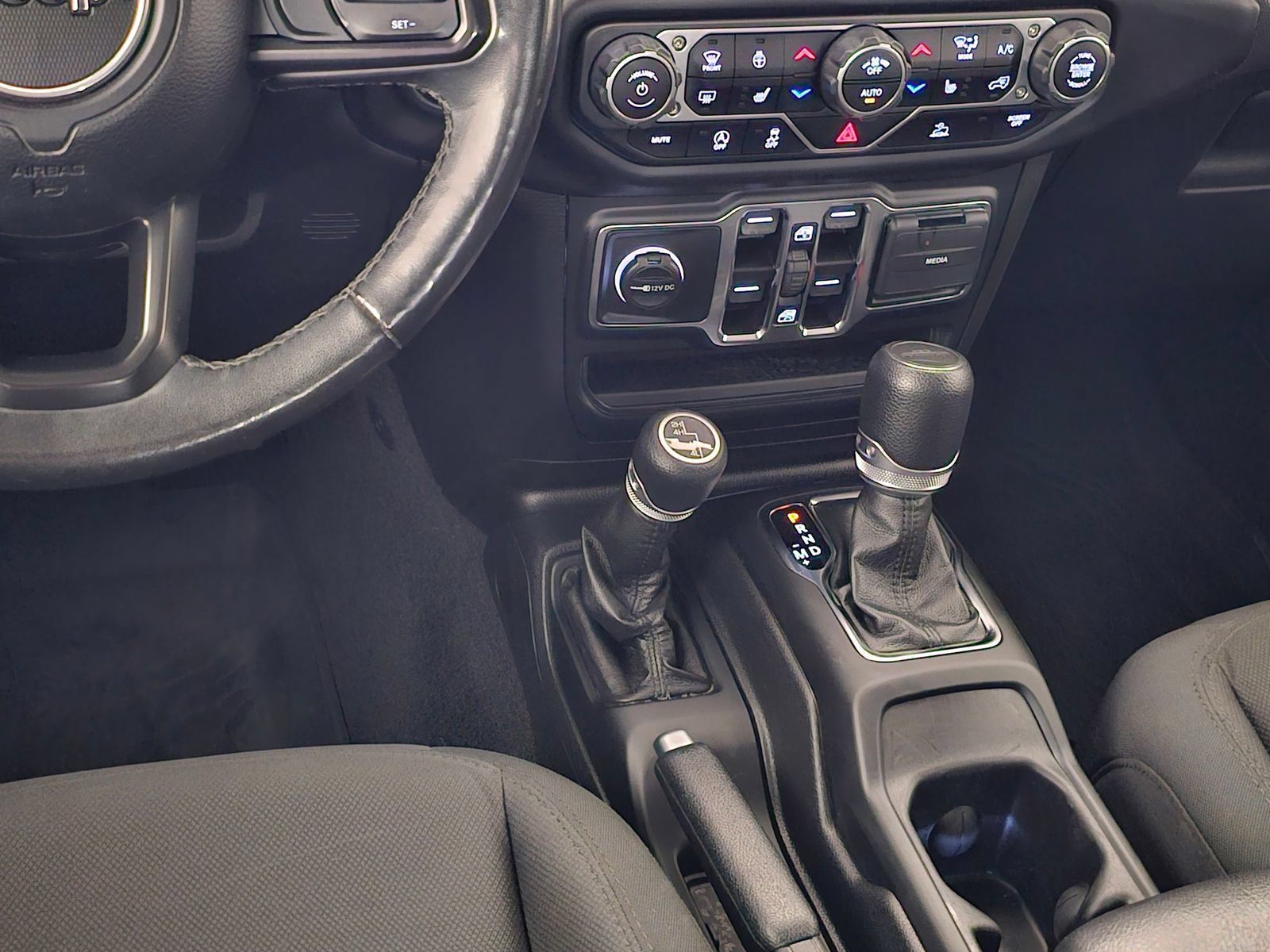 Used 2021 Jeep Gladiator Overland AWD/4WD image 12