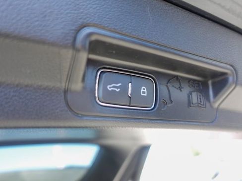 Used 2022 Ford Explorer XLT RWD image 26