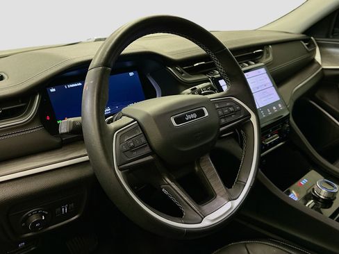 Used 2022 Jeep Grand Cherokee L Limited image 18