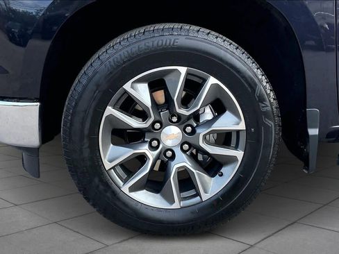 Used 2023 Chevrolet Silverado 1500 LT w/ Convenience Package II image 11