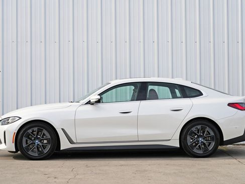 Used 2023 BMW i4 eDrive40 w/ Premium Package image 9