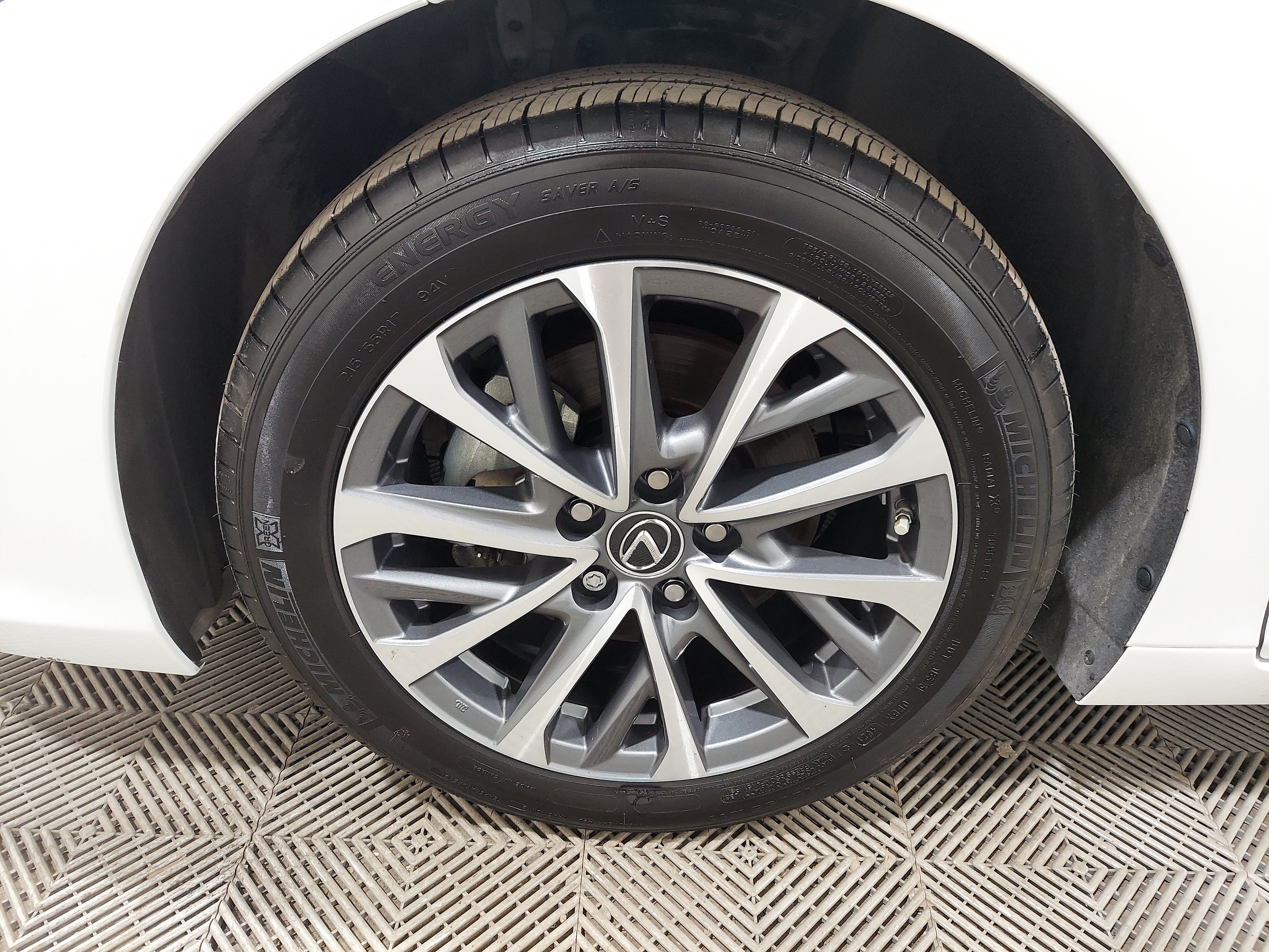 Used 2022 Lexus ES 300h FWD image 5