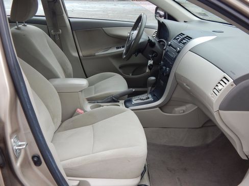 Used 2010 Toyota Corolla image 14