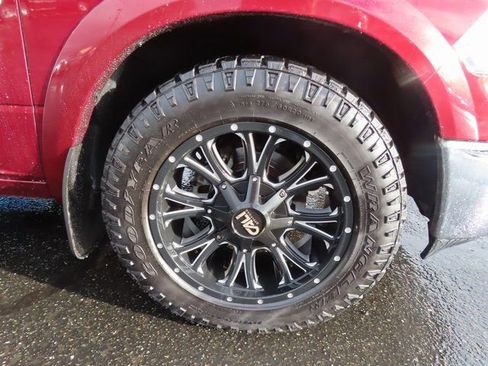 Used 2017 RAM 1500 Laramie image 11