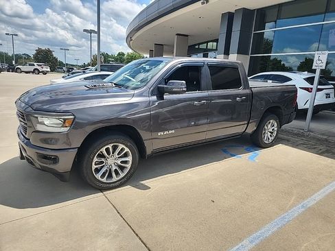 Used 2023 RAM 1500 Laramie AWD/4WD image 2
