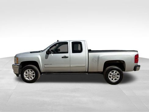 Used 2013 Chevrolet Silverado 2500 LT w/ Interior Plus Package AWD/4WD image 6