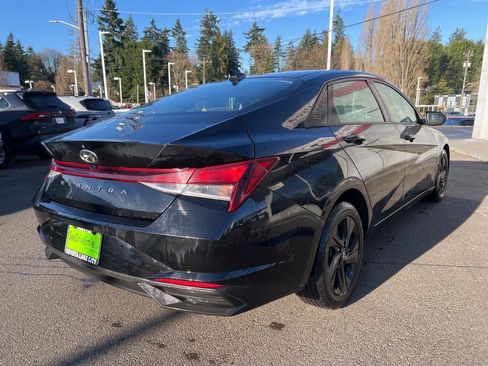 Used 2021 Hyundai Elantra SEL image 4