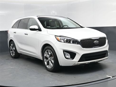 Used 2016 Kia Sorento SX image 10