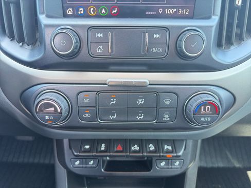 Used 2019 Chevrolet Colorado Z71 w/ Z71 Midnight Edition AWD/4WD image 17