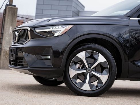 Certified 2023 Volvo XC40 B5 Plus w/ Driver Assist Package image 2