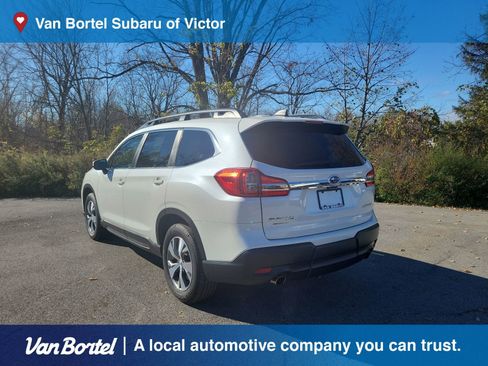 Used 2022 Subaru Ascent Premium image 3