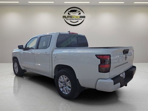 Used 2022 Nissan Frontier SV image 5