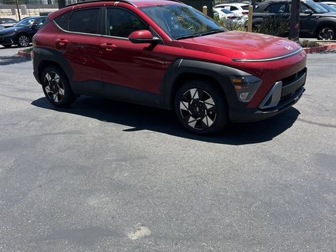 Used 2025 Hyundai Kona SEL FWD image 3