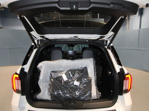 New 2026 Ford Explorer ST-Line w/ ST-Line Street Pack image 34