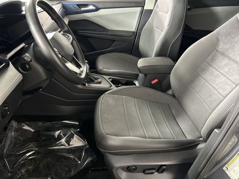 Used 2024 Volkswagen Taos SE image 21