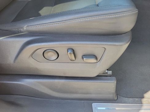 Used 2024 GMC Sierra 1500 SLT image 31