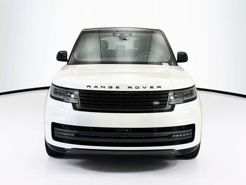 Used 2024 Land Rover Range Rover SE AWD/4WD image 2