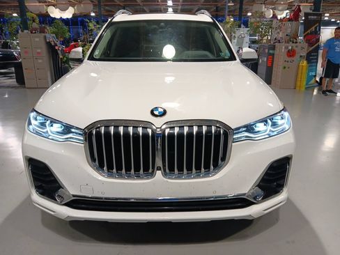 Used 2021 BMW X7 xDrive40i w/ Executive Package AWD/4WD image 7