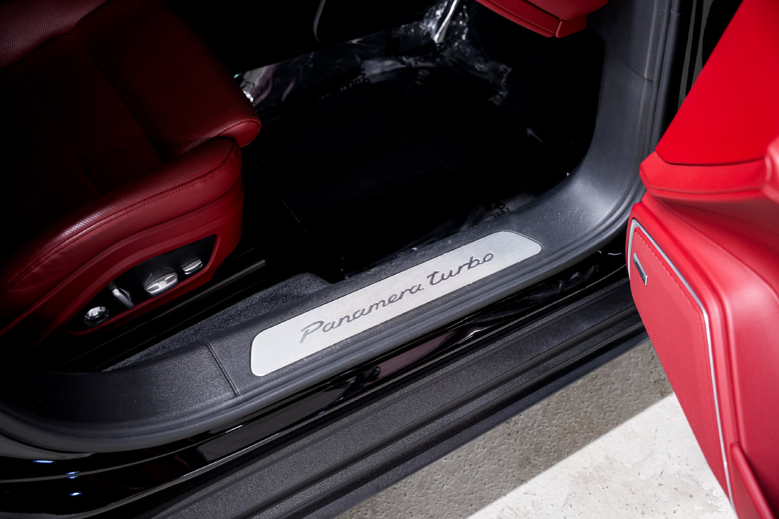 Used 2018 Porsche Panamera Turbo AWD/4WD image 23
