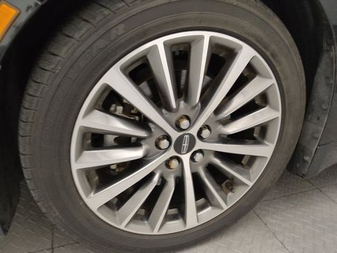 Used 2018 Lincoln MKZ Select w/ Technology Package FWD image 31
