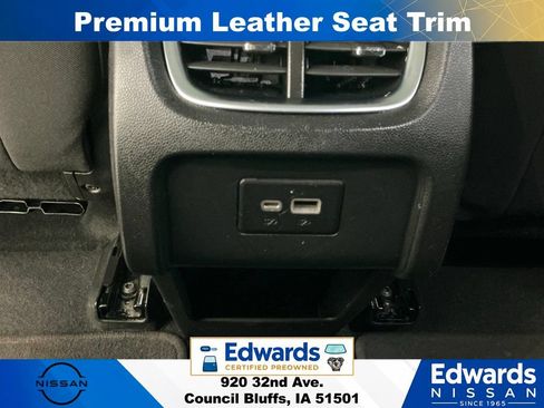 Used 2022 Chevrolet Blazer LT AWD/4WD image 16