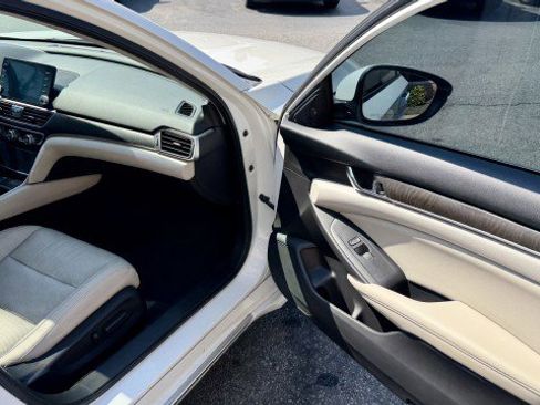 Used 2019 Honda Accord EX-L image 16