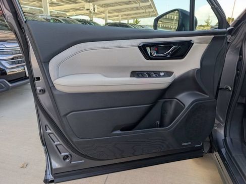 New 2026 Subaru Forester Premium AWD/4WD image 16