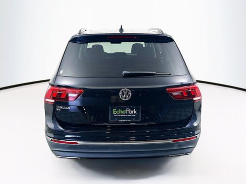 Used 2021 Volkswagen Tiguan SE w/ Panoramic Sunroof Package FWD image 7