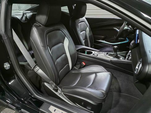 Used 2019 Chevrolet Camaro LT RWD image 13