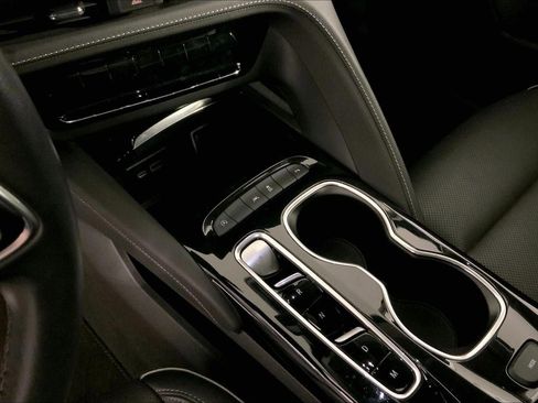 Used 2023 Buick Envision Essence image 17