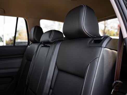 Used 2023 Volkswagen Atlas SE image 28