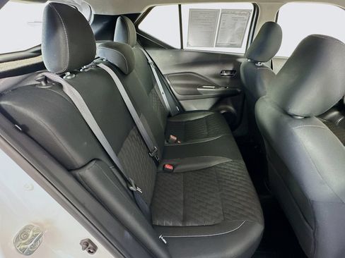 Used 2021 Nissan Kicks SV FWD image 30