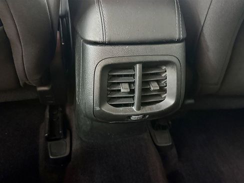 Used 2019 Jeep Cherokee Latitude w/ Popular Appearance Group FWD image 29