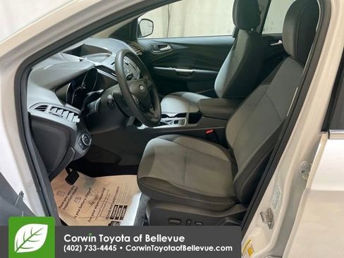 Used 2017 Ford Escape SE w/ SE Cold Weather Package image 9