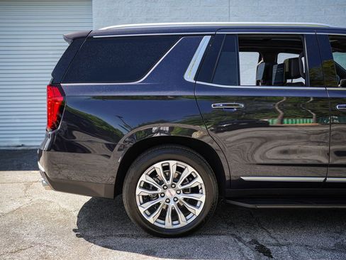 Used 2024 GMC Yukon Denali w/ Advanced Technology Package AWD/4WD image 16