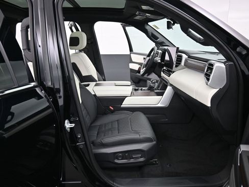 Certified 2024 Toyota Sequoia Capstone image 39