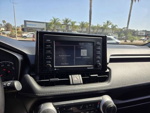 Used 2022 Toyota RAV4 LE w/ Carpet Mat Package (TMS) FWD image 18