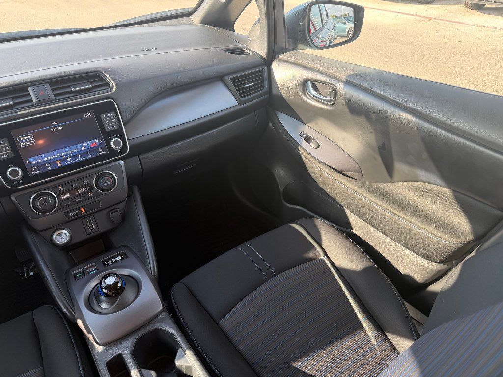 Used 2025 Nissan Leaf S FWD image 23