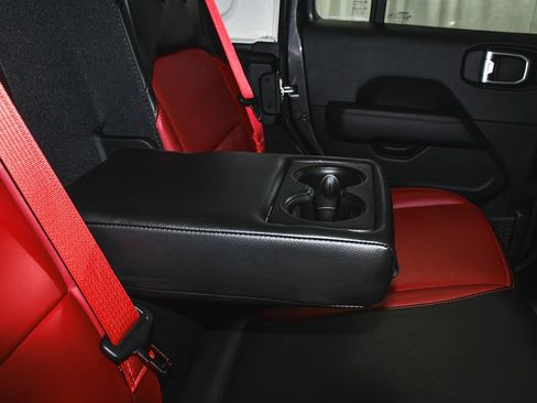 Used 2023 Jeep Wrangler Unlimited Rubicon 4xe AWD/4WD image 45