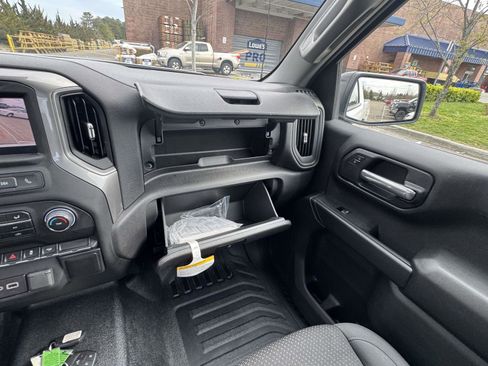 Used 2025 Chevrolet Silverado 1500 W/T image 36