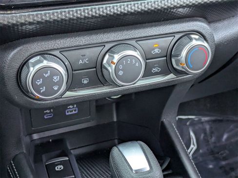 Used 2024 Nissan Kicks SV image 22