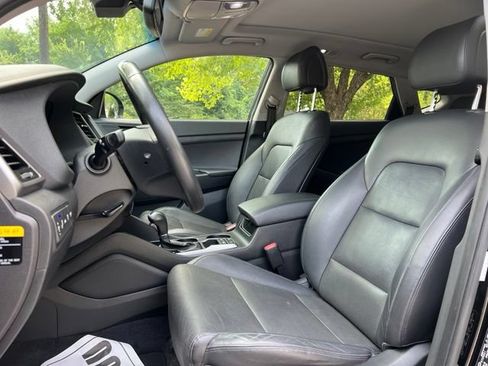 Used 2016 Hyundai Tucson Limited w/ Option Group 03 AWD/4WD image 12