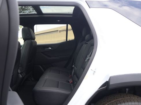 New 2026 Chevrolet Equinox LT w/ Convenience Package II FWD image 38