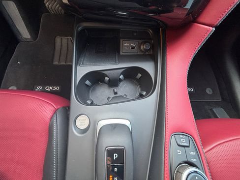 Used 2025 INFINITI QX50 Sport image 5