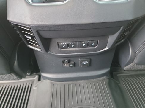 Used 2023 Toyota Tundra Platinum AWD/4WD image 19