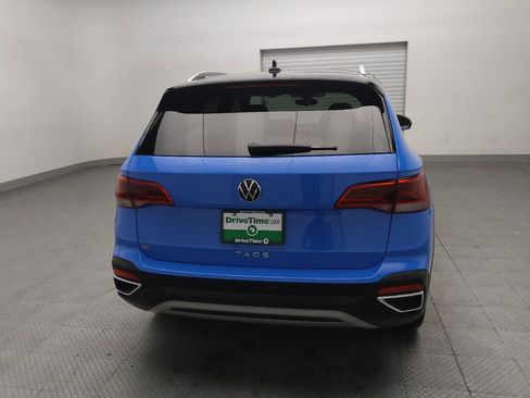 Used 2023 Volkswagen Taos SE w/ Panoramic Sunroof Package FWD image 7